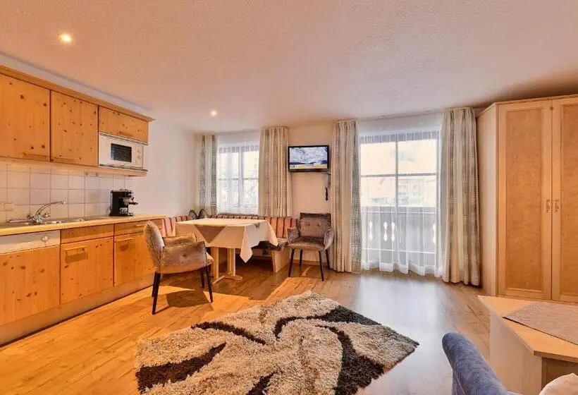 آپارتمان 1 خوابه, Pension Regina
