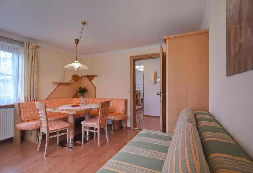 آپارتمان 1 خوابه, Pension Regina