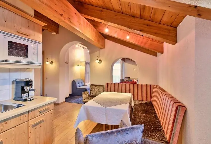 آپارتمان 2 خوابه, Pension Regina