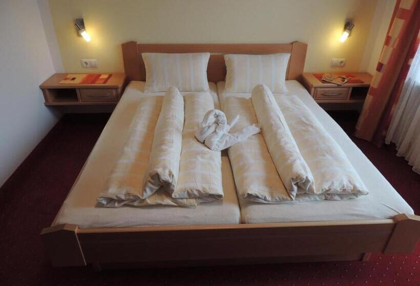 バルコニー付き１ベッドルームアパートメント, Gästehaus Regina