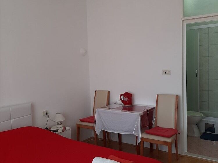 舒适一室公寓, Room & Studios Rina   Adults Only