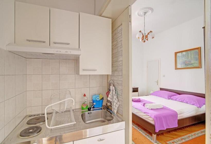 标准内部工作室, Room & Studios Rina   Adults Only