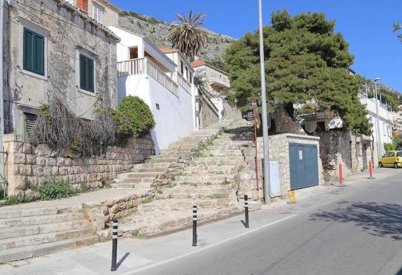 舒适一室公寓, Room & Studios Rina   Adults Only