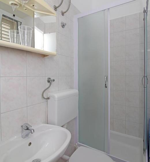 舒适一室公寓, Room & Studios Rina   Adults Only