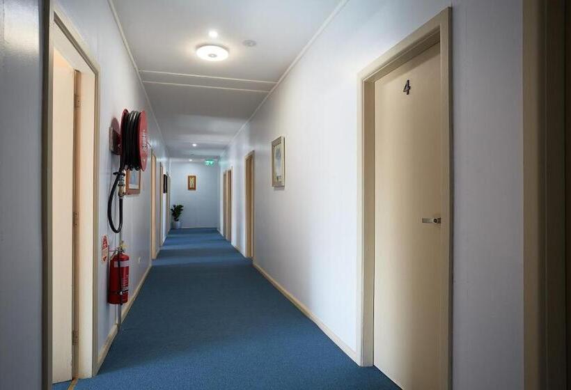 اتاق لوکس چهار تخته, Imotel Cooma