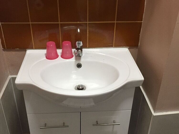 اتاق لوکس سه تخته, Imotel Cooma