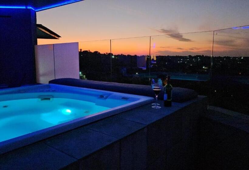 جناح مزود بجاكوزى, Weston Guest House Krugersdorp