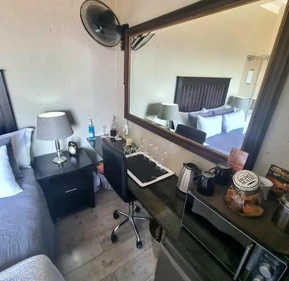 バルコニー付きスタンダードルーム, Weston Guest House Krugersdorp