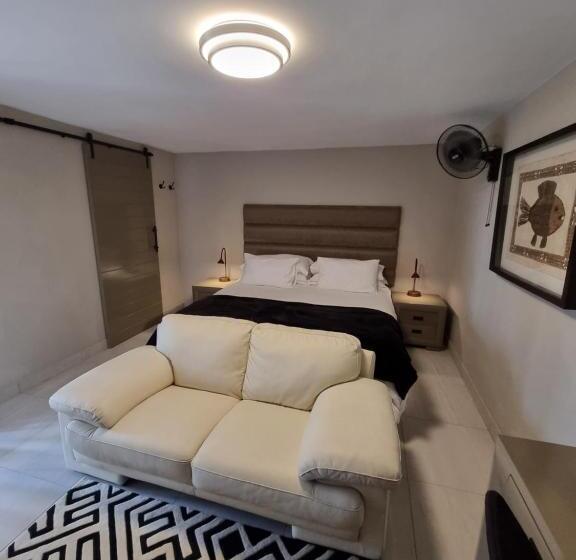 스탠다드 스튜디오 풀장 전망, Weston Guest House Krugersdorp