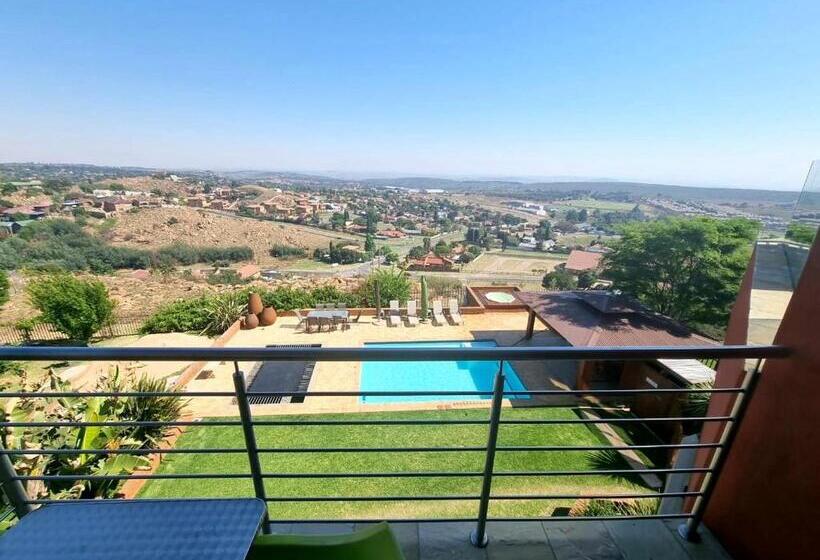 غرفة قياسية مزوَّدة بشُرفة, Weston Guest House Krugersdorp