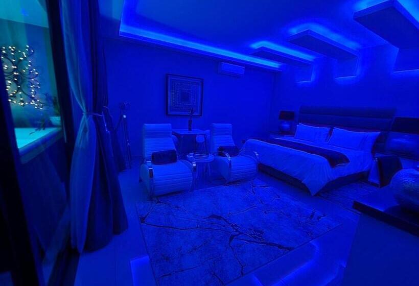 إستديو قياسى مطل على حمام السباحة, Weston Guest House Krugersdorp