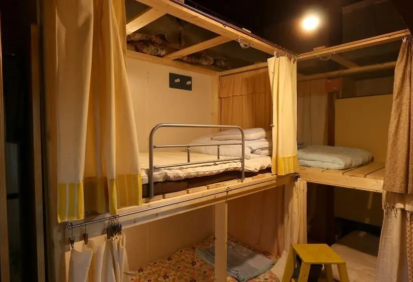 ルームシェアのワンベッド, Warabegokoronokoyado Namiji   Hostel