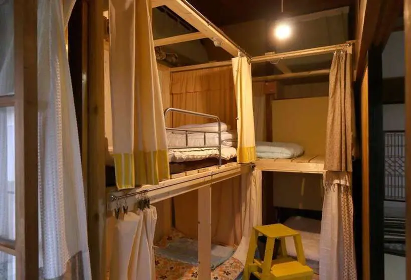 ルームシェアのワンベッド, Warabegokoronokoyado Namiji   Hostel