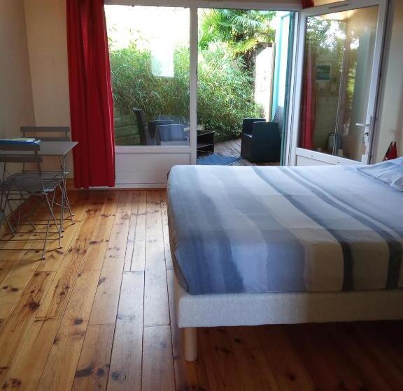 غرفة قياسية, Le Mas Des Landes