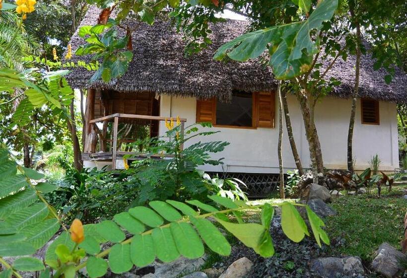 اتاق سوپریور با چشمانداز دریا, Coco Komba Lodge