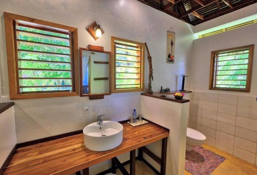 اتاق سوپریور با چشمانداز دریا, Coco Komba Lodge