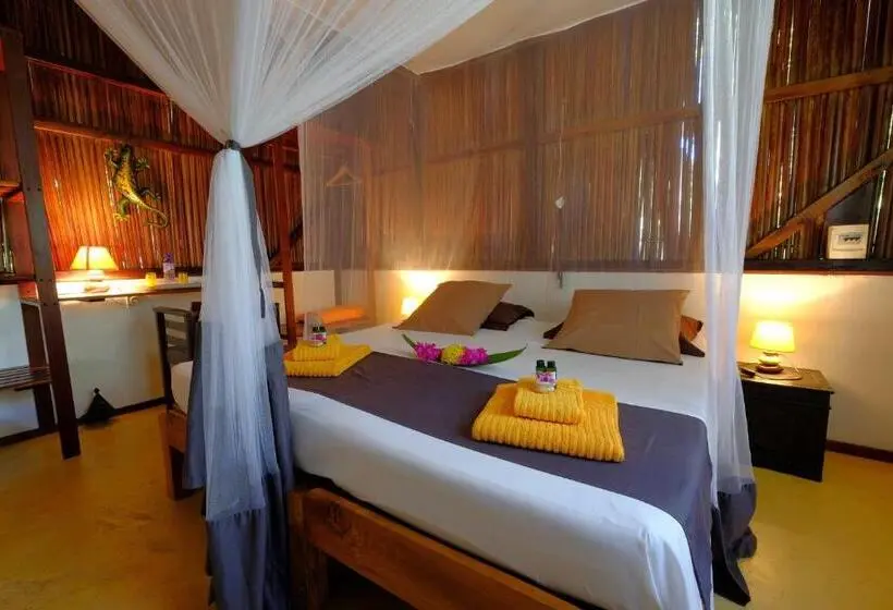 اتاق خانوادگی با چشم‌انداز باغ, Coco Komba Lodge
