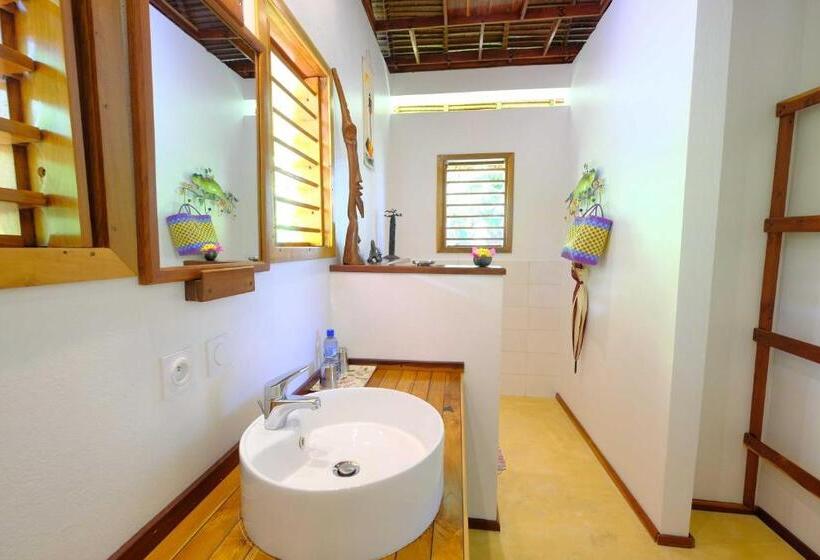 اتاق استاندارد با چشمانداز دریا, Coco Komba Lodge