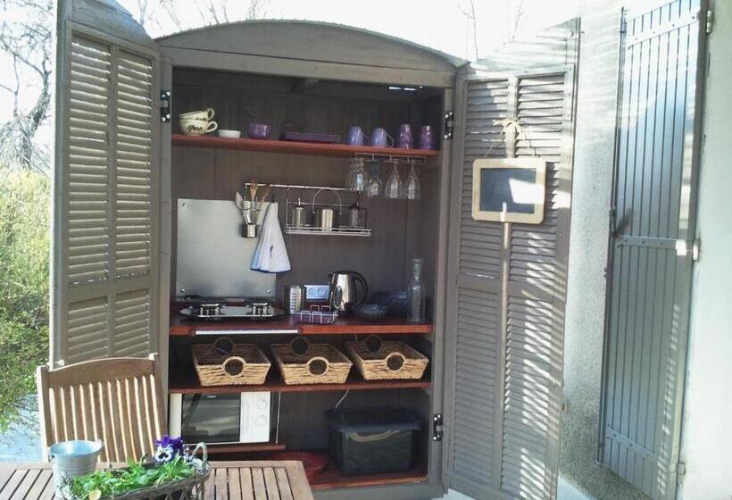 جناح سوبيريور, Les Chambres D Hôtes De La Ferrage