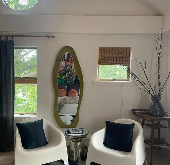 キングサイズベッドのスーペリアルーム, The Trail In Adams Berkshires Art