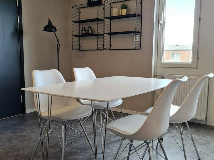 バス共有のスタンダードルーム, Briq Hotell