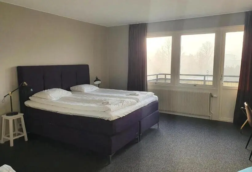 浴室共有ファミリールーム, Briq Hotell