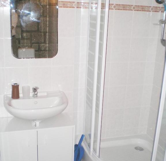 四人标准间, Vltava