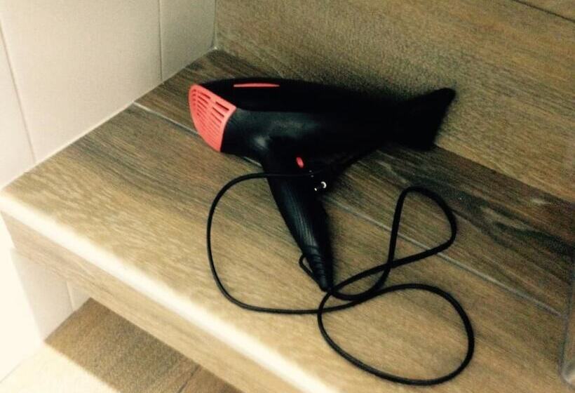 سوییت جونیور با چشم‌انداز جانبی دریا, Bravo