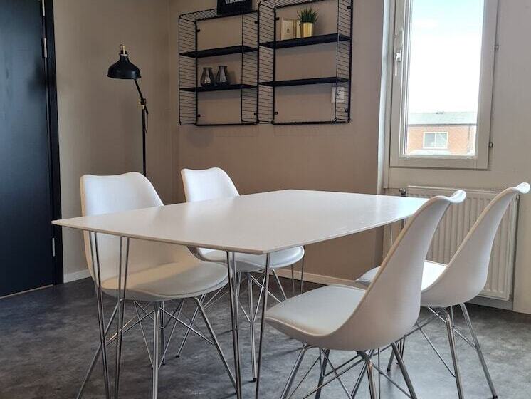 浴室共有ファミリールーム, Briq Hotell