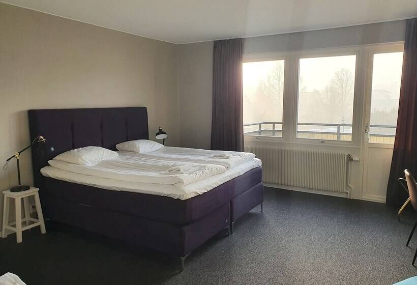 浴室共有ファミリールーム, Briq Hotell