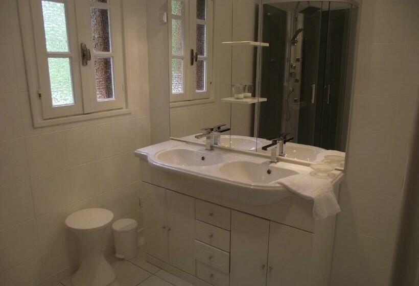 Люкс 2 Спальни, Villa Emmony