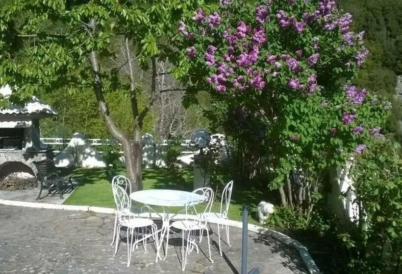 Sviitti 2 Makuuhuonetta, Villa Emmony