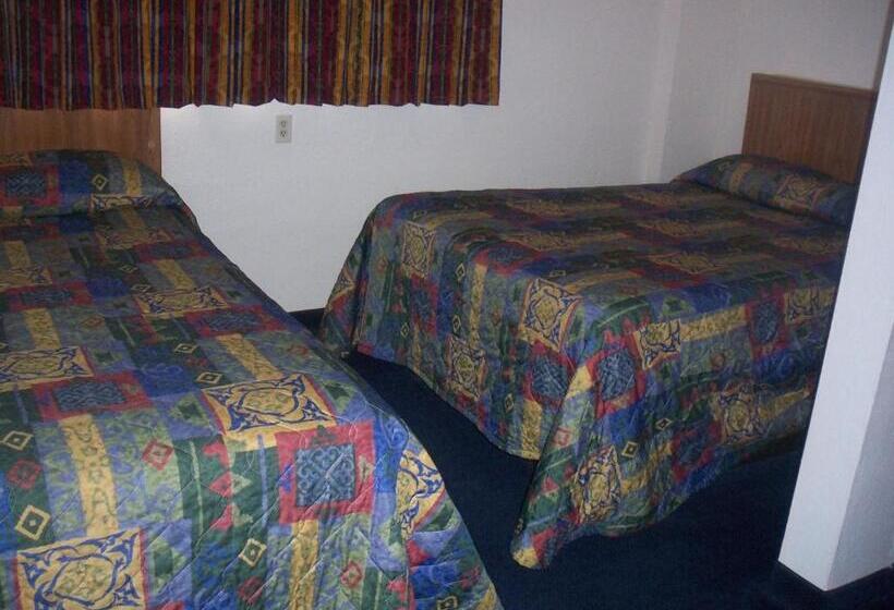 Номер Стандарт Трехместный, Deluxe Inn Of Roswell