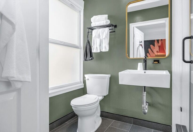 חדר דחוקס עם מיטת קינג, Nob Hill