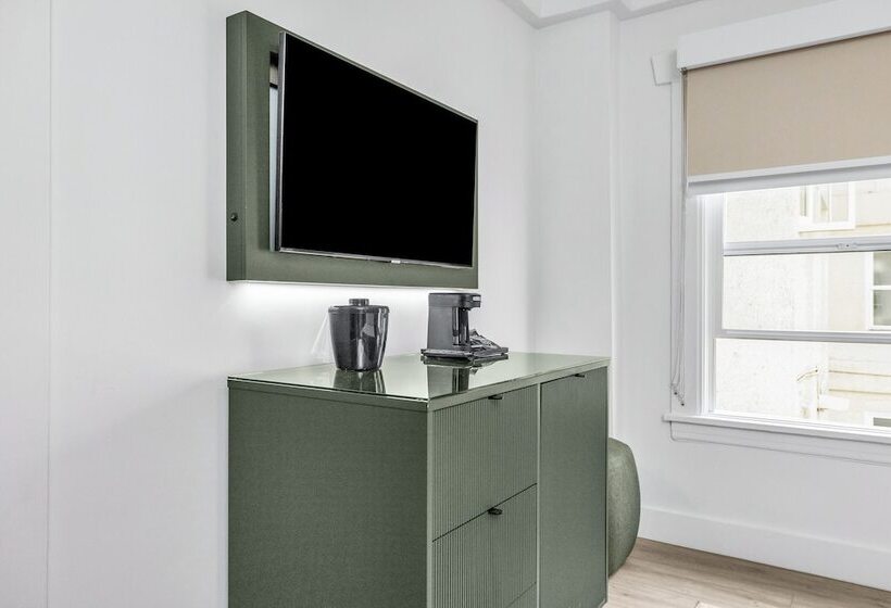 חדר דחוקס עם מיטת קינג, Nob Hill