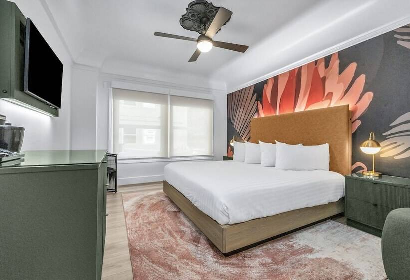 חדר דחוקס עם מיטת קינג, Nob Hill