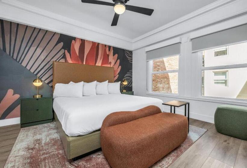 חדר דחוקס עם מיטת קינג, Nob Hill