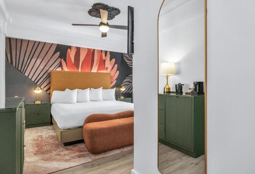 חדר דחוקס עם מיטת קינג, Nob Hill