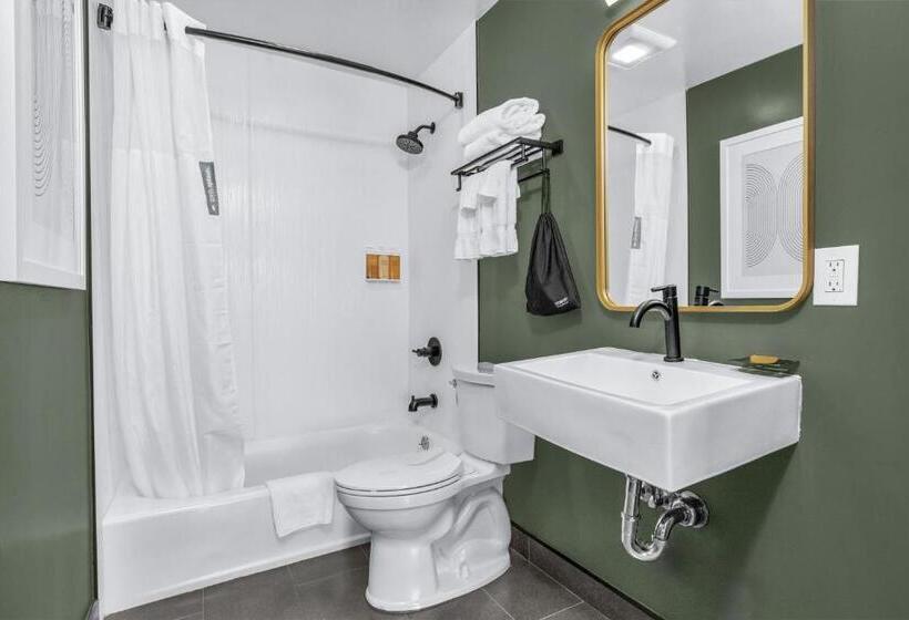 חדר דחוקס עם מיטת קינג, Nob Hill