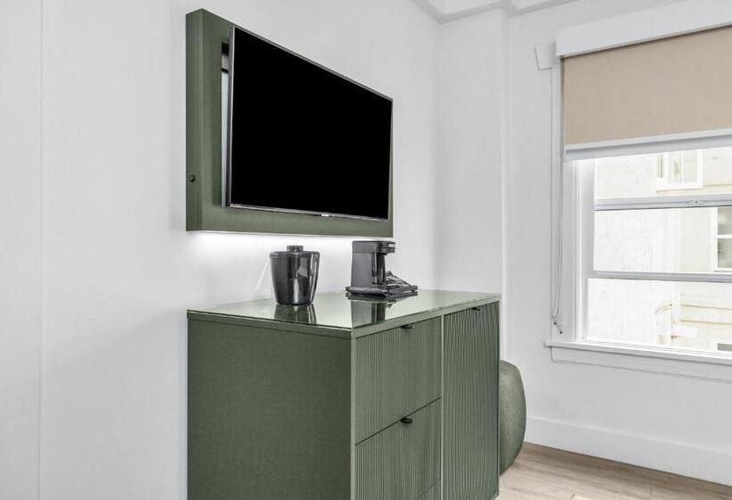 חדר דחוקס עם מיטת קינג, Nob Hill