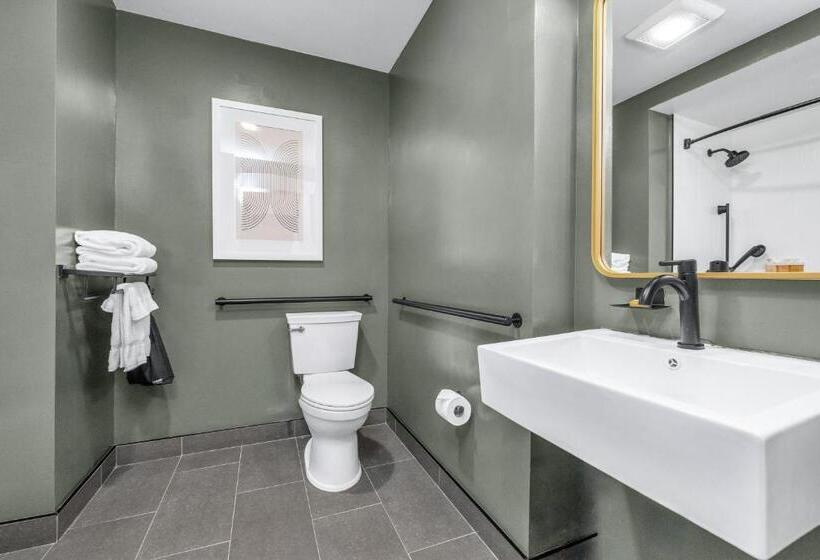 חדר סטנדרט מותאם לאדם עם מוגבלויות, Nob Hill