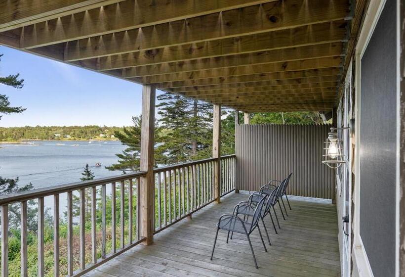 מיטת קינג בסוויטה, Ocean Gate Resort