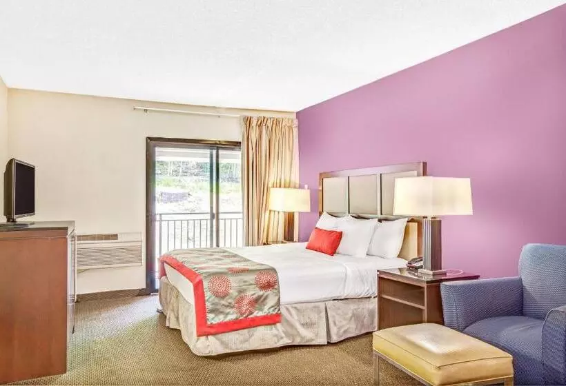 キングサイズベッドのスタンダードルーム, Ramada By Wyndham Rockaway