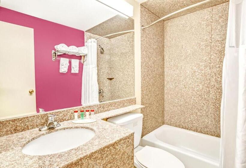 غرفة قياسية سرير كينج, Ramada By Wyndham Rockaway