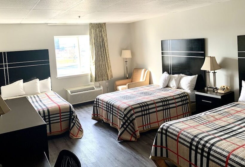 חדר בסיסי לשלושה, Tappan Zee