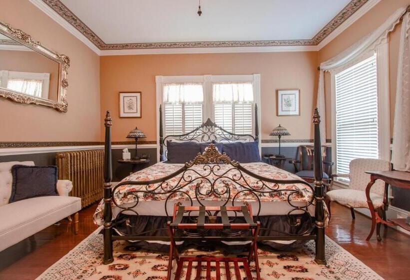 Люкс Кровать Кинг, The Oaks Victorian Inn