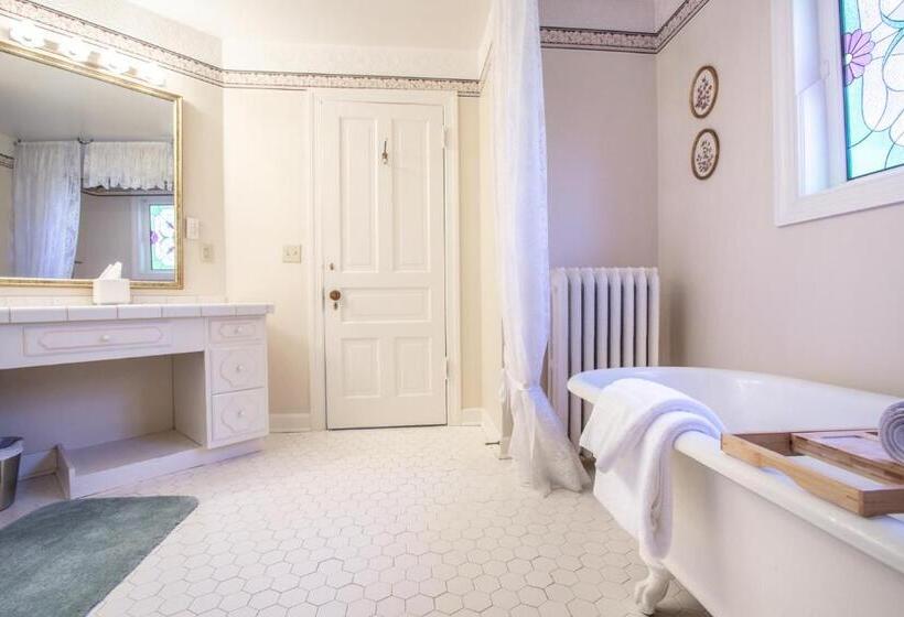 Стандартный Номер Кровать Кинг, The Oaks Victorian Inn