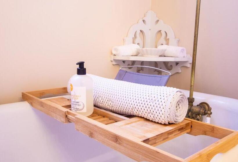 Стандартный Номер Кровать Кинг, The Oaks Victorian Inn