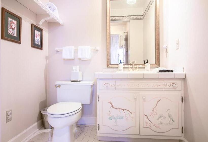 Стандартный Номер Кровать Кинг, The Oaks Victorian Inn