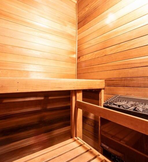 Хижина, The Oaks Victorian Inn